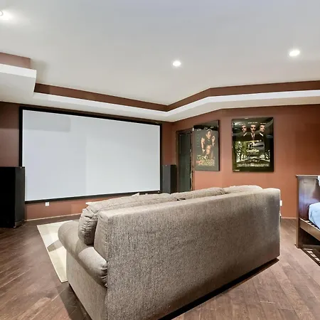 Holiday home Oceanview Rooftop, Hot Tub, Firepit, Bbq, Pool Table Carlsbad