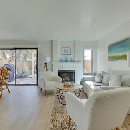 Holiday home Extended Near Beach! W/ Pool