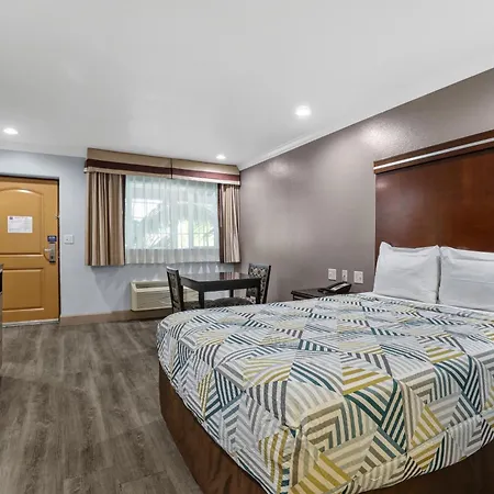 6 Carlsbad, Ca- North 3*