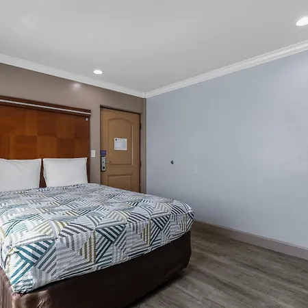 6 Carlsbad, Ca- North 3*