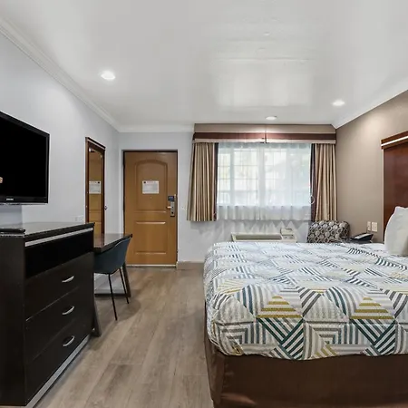 6 Carlsbad, Ca- North 3*