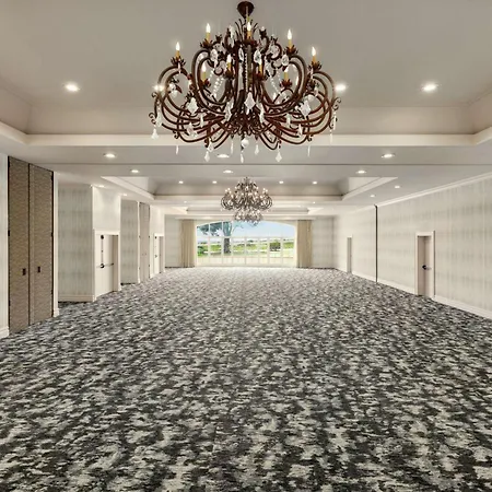 Hilton Garden Hotel 4*