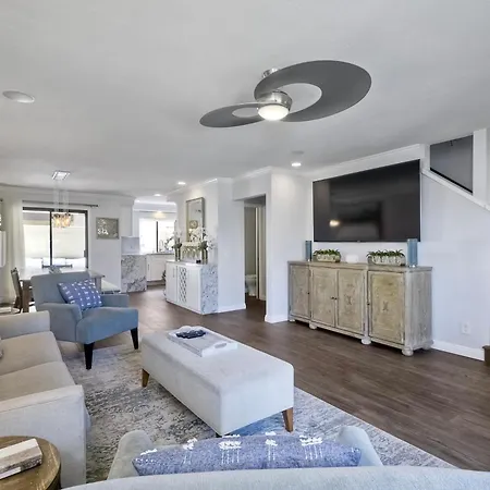 Coastal Bliss - Seashell Cove Retreat - Luxury Living Steps From & Lagoon * Carlsbad