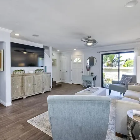 Holiday home Coastal Bliss - Seashell Cove Retreat - Luxury Living Steps From & Lagoon Carlsbad