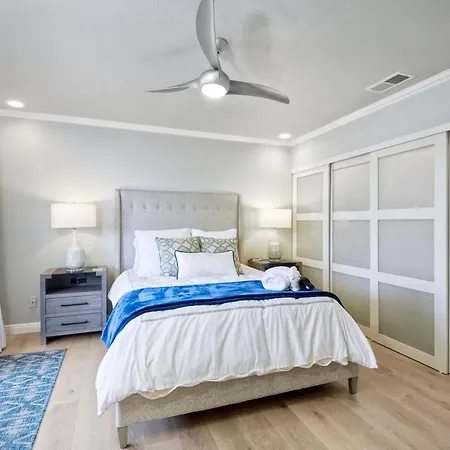Coastal Bliss - Seashell Cove Retreat - Luxury Living Steps From & Lagoon Holiday home