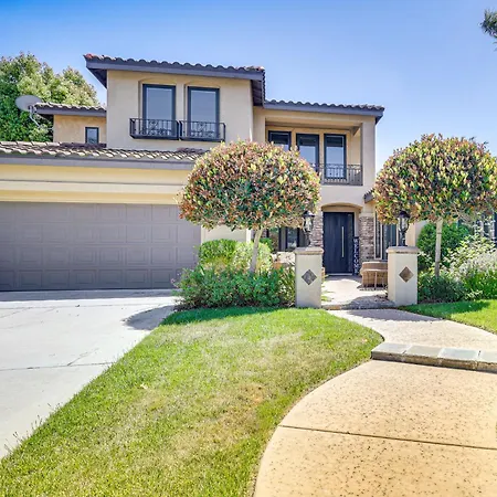 La Costa Valley Newly Remodeled Gem Holiday home *
