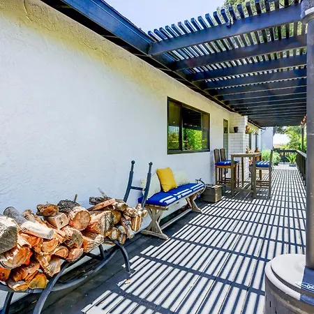Ultimate Family Coastal Retreat With Pool, Spa, And More! Holiday home *