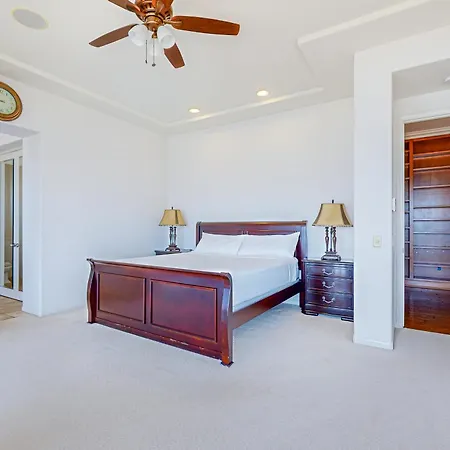 Sunset Escape Ocean View With Outdoor Living, Spacious Bedrooms & Fireplace Holiday home