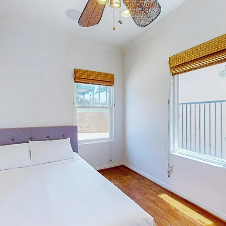 Sunset Escape Ocean View With Outdoor Living, Spacious Bedrooms & Fireplace Holiday home