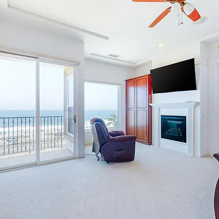 Sunset Escape Ocean View With Outdoor Living, Spacious Bedrooms & Fireplace