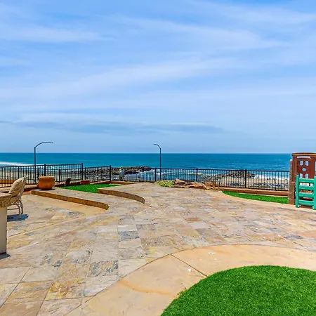 Holiday home Sunset Escape Ocean View With Outdoor Living, Spacious Bedrooms & Fireplace *
