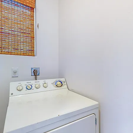 Holiday home Sunset Escape Ocean View With Outdoor Living, Spacious Bedrooms & Fireplace