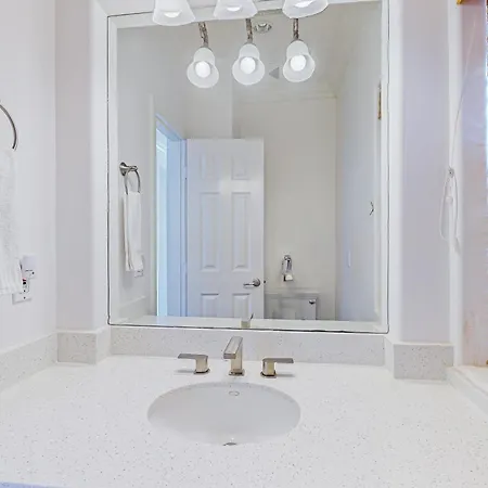 Sunset Escape Ocean View With Outdoor Living, Spacious Bedrooms & Fireplace Carlsbad