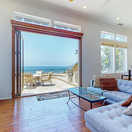 Sunset Escape Ocean View With Outdoor Living, Spacious Bedrooms & Fireplace Holiday home *