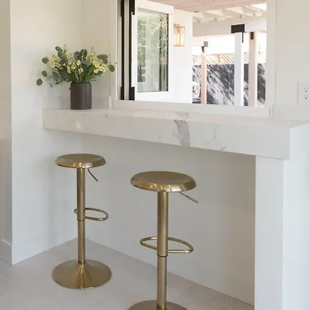 Holiday home Elegant 2br With Outdoor Space