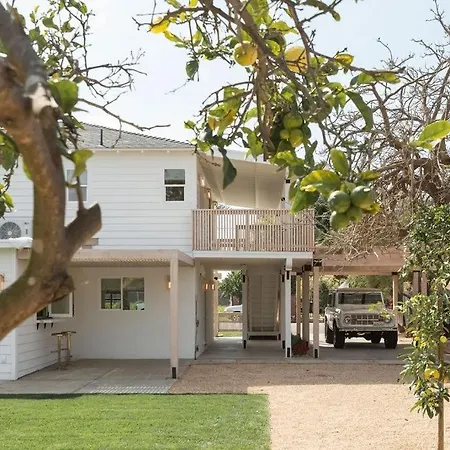 Luxurious With Balcony Carlsbad