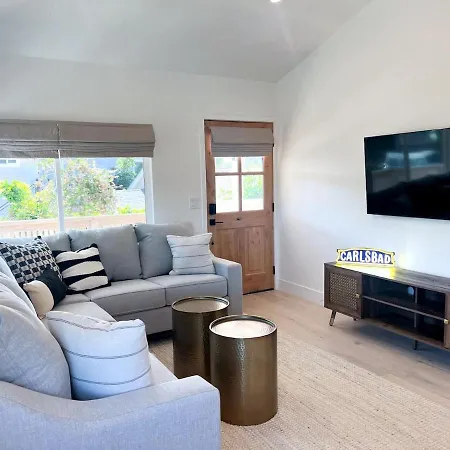 Luxurious With Balcony Holiday home Carlsbad