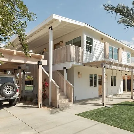 Holiday home Luxurious With Balcony