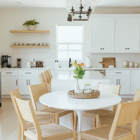 Mediterranean Modern Steps To Beach/dining W/ Spa * Carlsbad