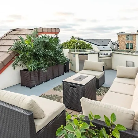 Good Times, Tan Lines - Ocean Views Rooftop Lounge Holiday home Carlsbad