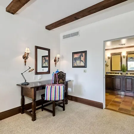 Heated Pool Access, Hot Tubs, Fire Place, Walk 2 Omni La Costa & Spa Apartment