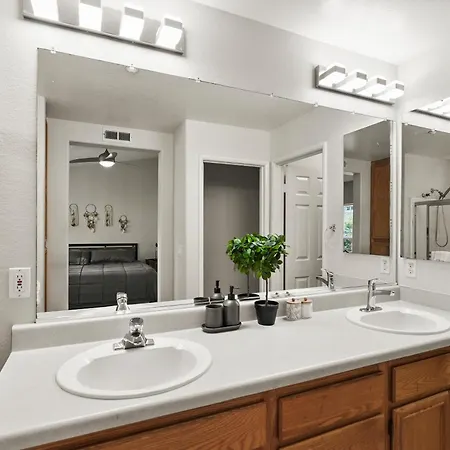 Spacious Comfort Apartment *