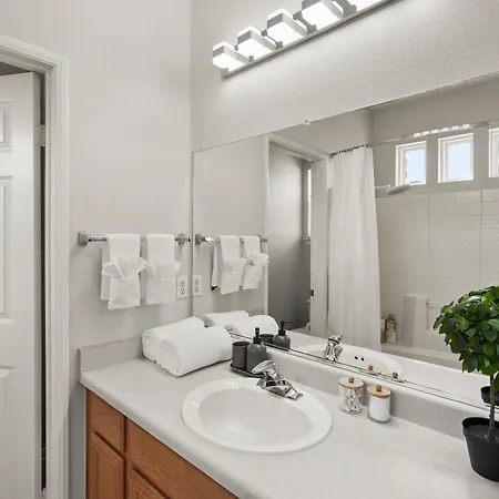 Spacious Comfort Apartment Carlsbad