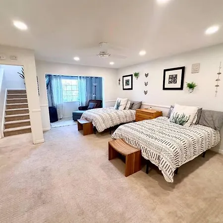 Water View - Walkable Apartment *