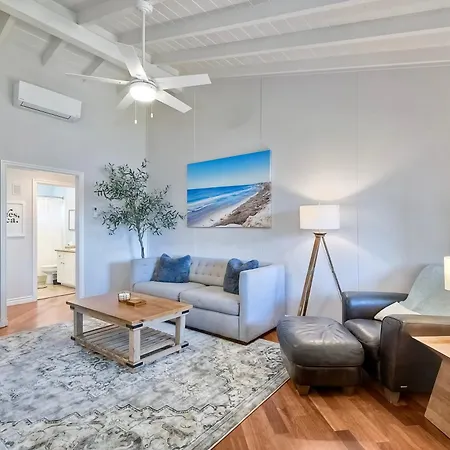 90 Walk Score - Steps To & Dining - Reserved Parking Apartment