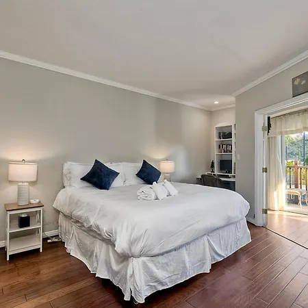 La Costa Pool Bbq Gated Parking Apartment *