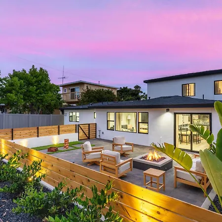 Coastal Escape Walk To Beach, Hot Tub, Fire Pits