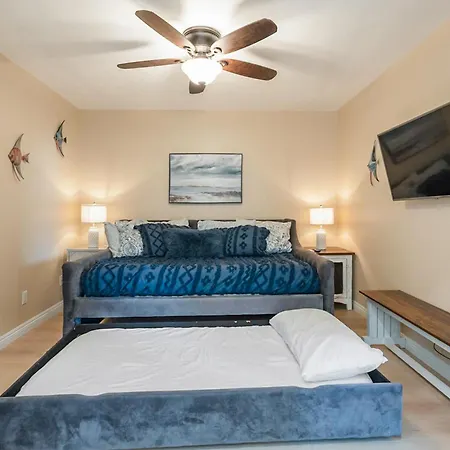 Beachfront In - Remodeled Carlsbad
