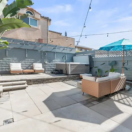 Beachfront In - Remodeled *