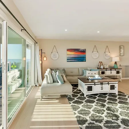 Beachfront In - Remodeled *