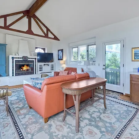 5051 Shore Drive Holiday home