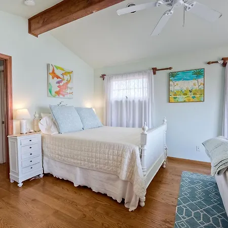 5051 Shore Drive Holiday home