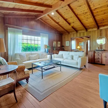 5051 Shore Drive Holiday home