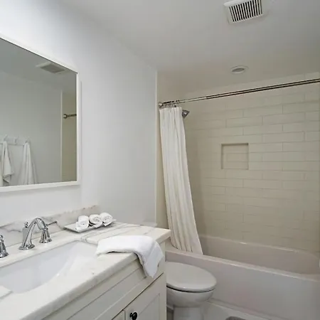 3690 Boulevard - Unit B