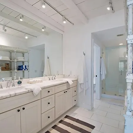 3690 Boulevard - Unit B