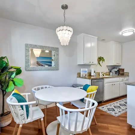 3080 Lincoln - Unit 12 Holiday home