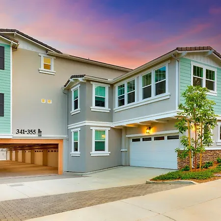 343 Oak Avenue *