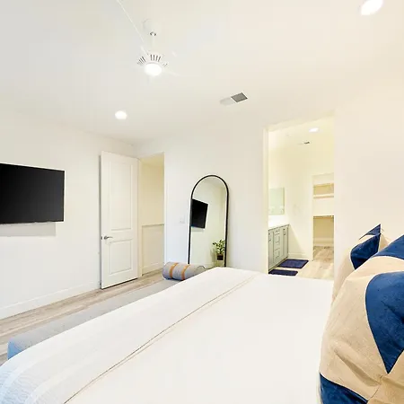 343 Oak Avenue * Carlsbad