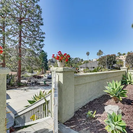 2 Mi To Beach Apt With Deck And Fire Pit In Carlsbad! Carlsbad