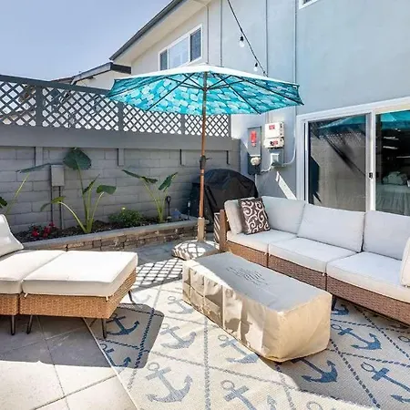 Beachfront In - Remodeled Holiday home *