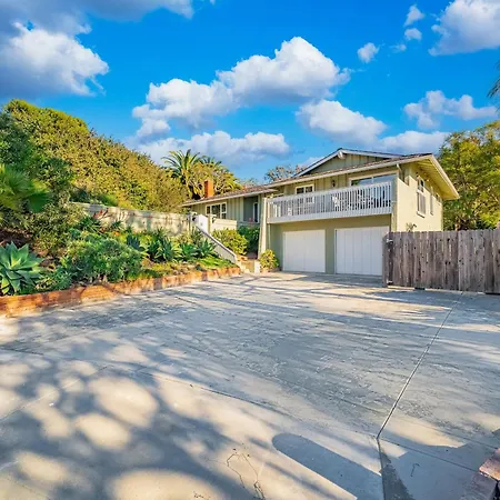Lagoon Coastal Retreat Holiday home