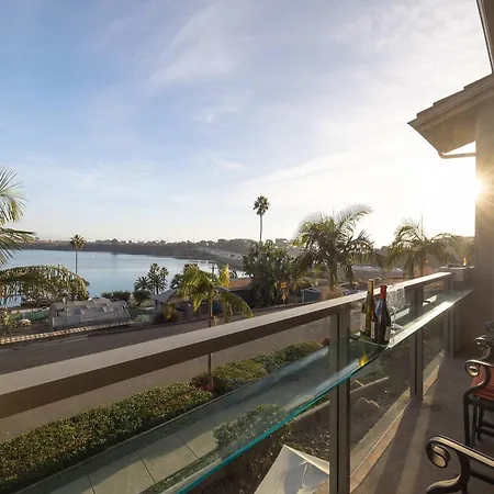 Holiday home Water Views On Every Floor For Multi - Walk To The