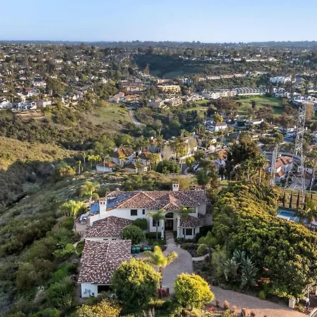 7br Estate With Pool Firepit & Views Holiday home