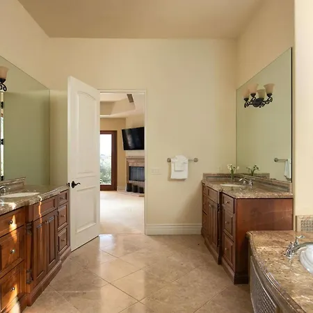 7br Estate With Pool Firepit & Views * Carlsbad