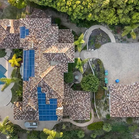 7br Estate With Pool Firepit & Views Holiday home