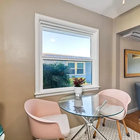 Walk 2 Beach, Ev Charger, Outdoor Dining, 2 Units Holiday home *